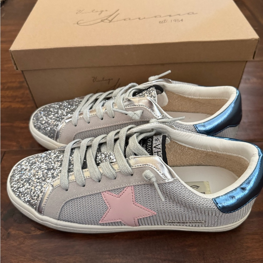 Vintage Havana Garen Silver Glitter Sneakers - size 8